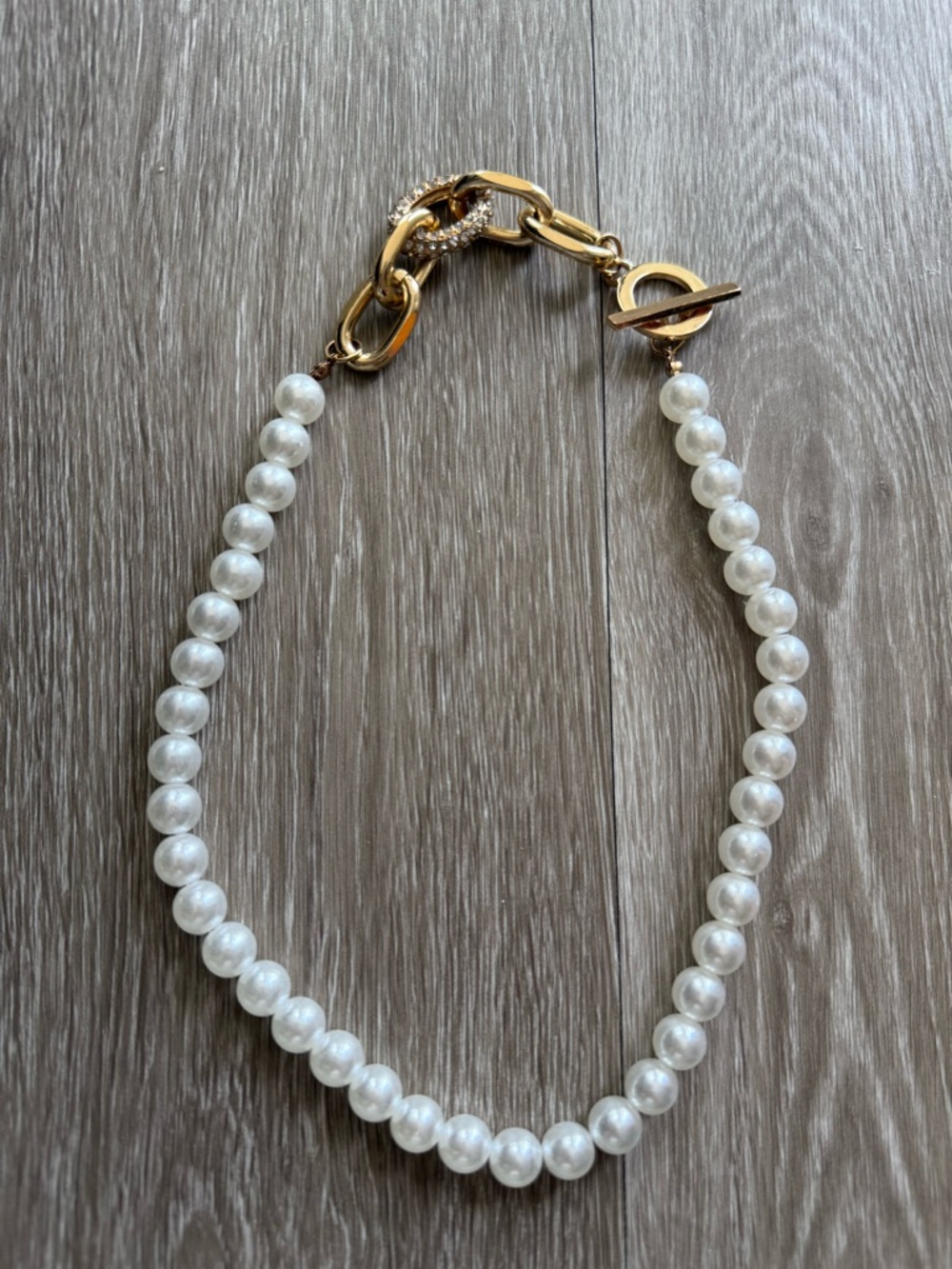 Gold Toggle Faux Pearl Necklace - Classic White